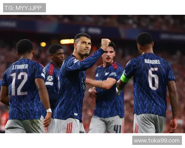 马丁作为足球明星的成长历程及其在所属球队的影响力分析 马丁作为足球明星的成长历程及其在所属球队的影响力分析